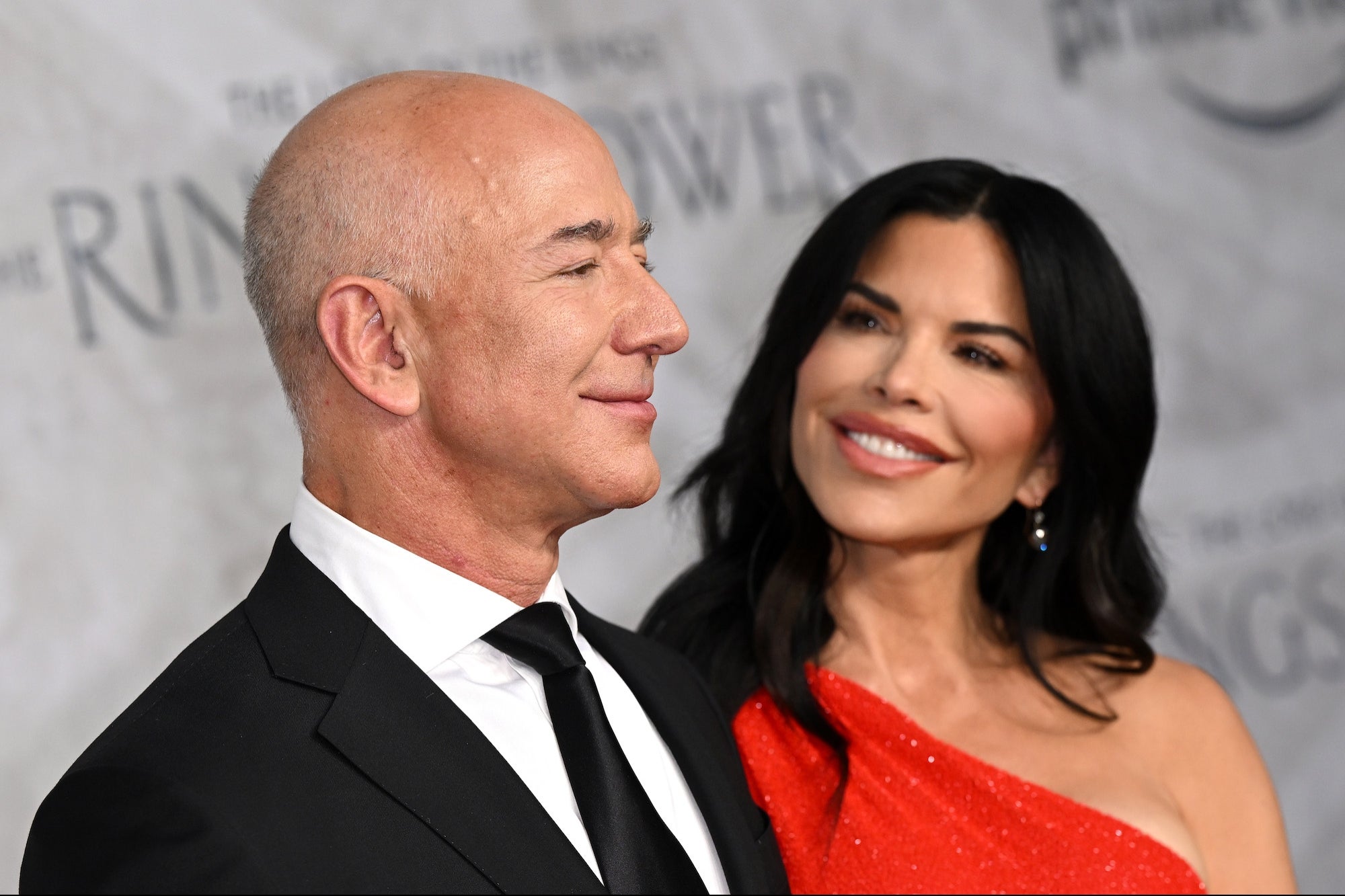 Jeff Bezos' Girlfriend, Lauren Sánchez, Is Going to Space With Blue Origin