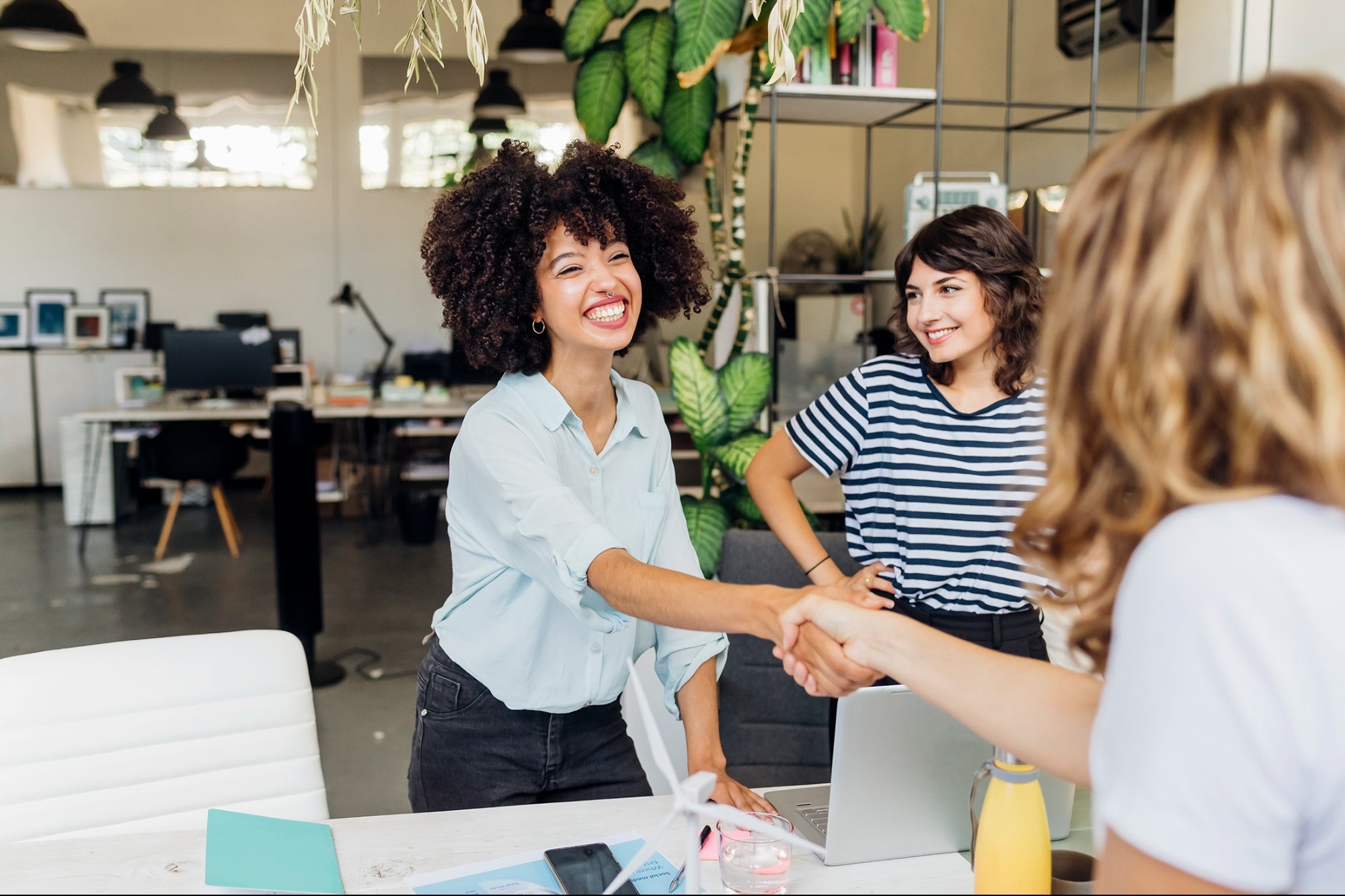 Why Every Employee You Hire Should Be a Leader, No Matter How Experienced They Are