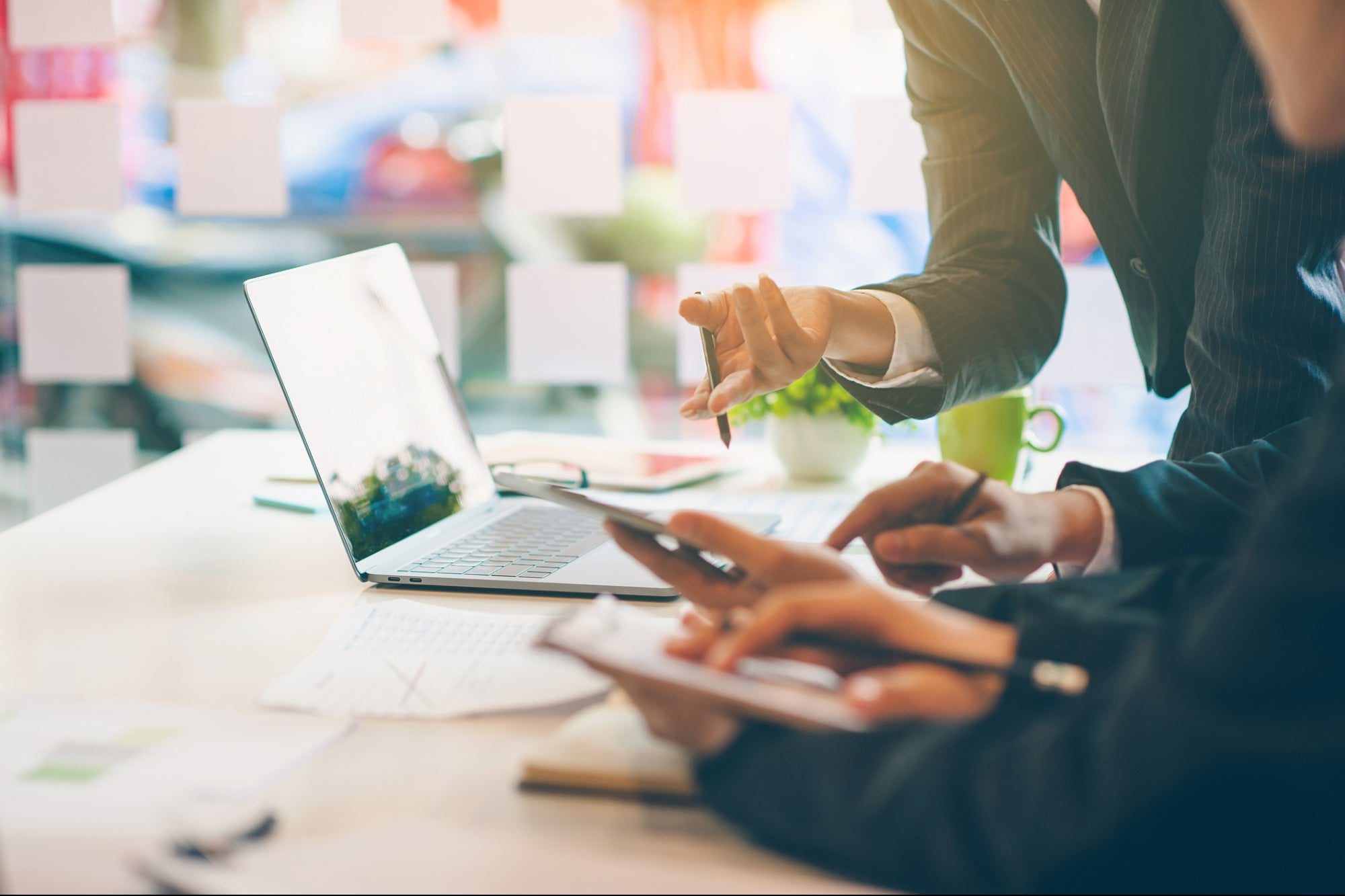 Building a Brand vs. Paid Acquisition: Which Is Best For Your Business? Here's What You Should Know.