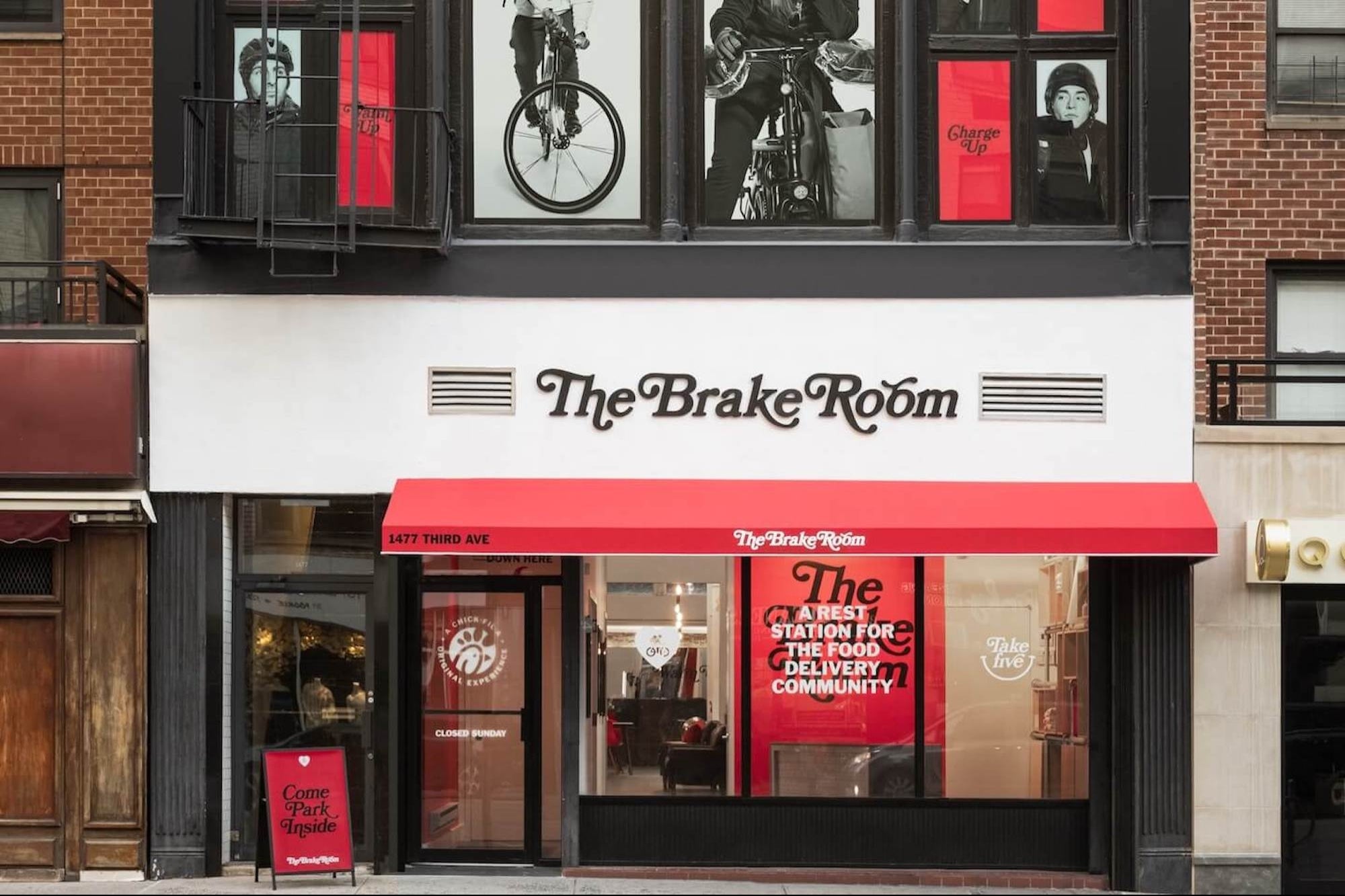 NYC's 65,000 Food Delivery Workers Can Now 'Rest, Get Warm and Recharge' at This Fast-Food Chain's Exclusive 'Brake' Room