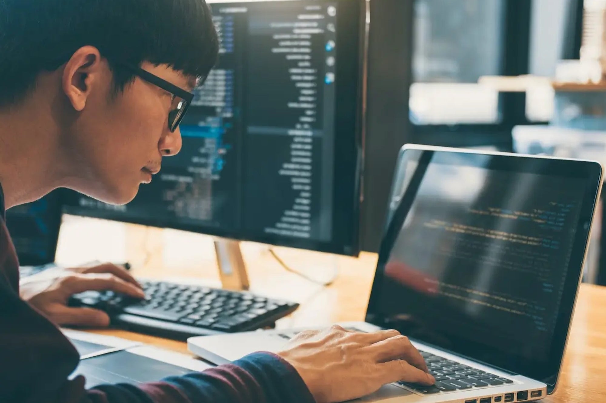 These Are the 25 Highest-Paying Jobs in the U.S. Right Now, Including Pilots and IT Managers, Who Average More Than $130K a Year