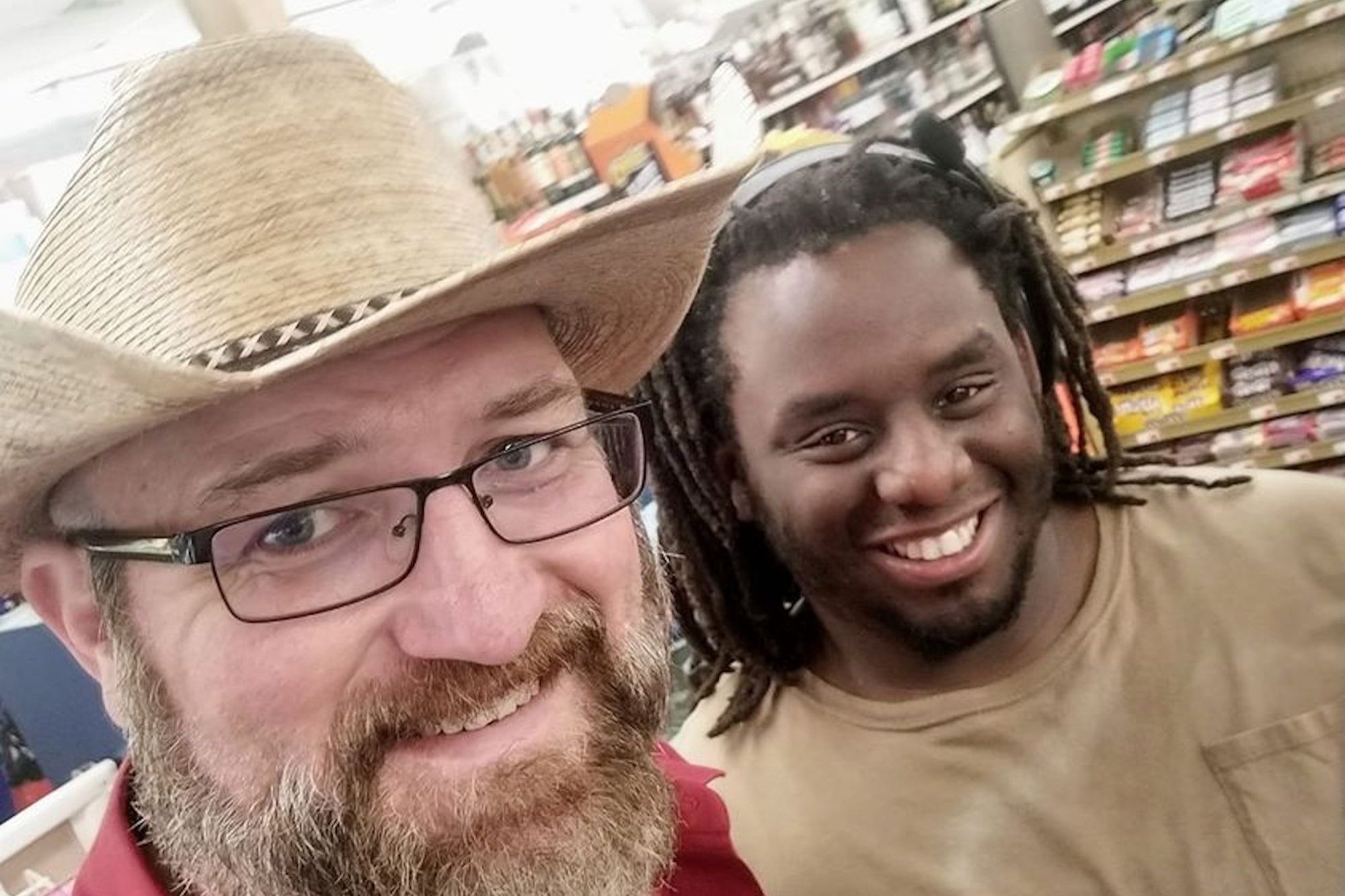 An Unlikely, Heartwarming Friendship Forms Between Two Strangers Who Helped Each Other In A Grocery Store Line