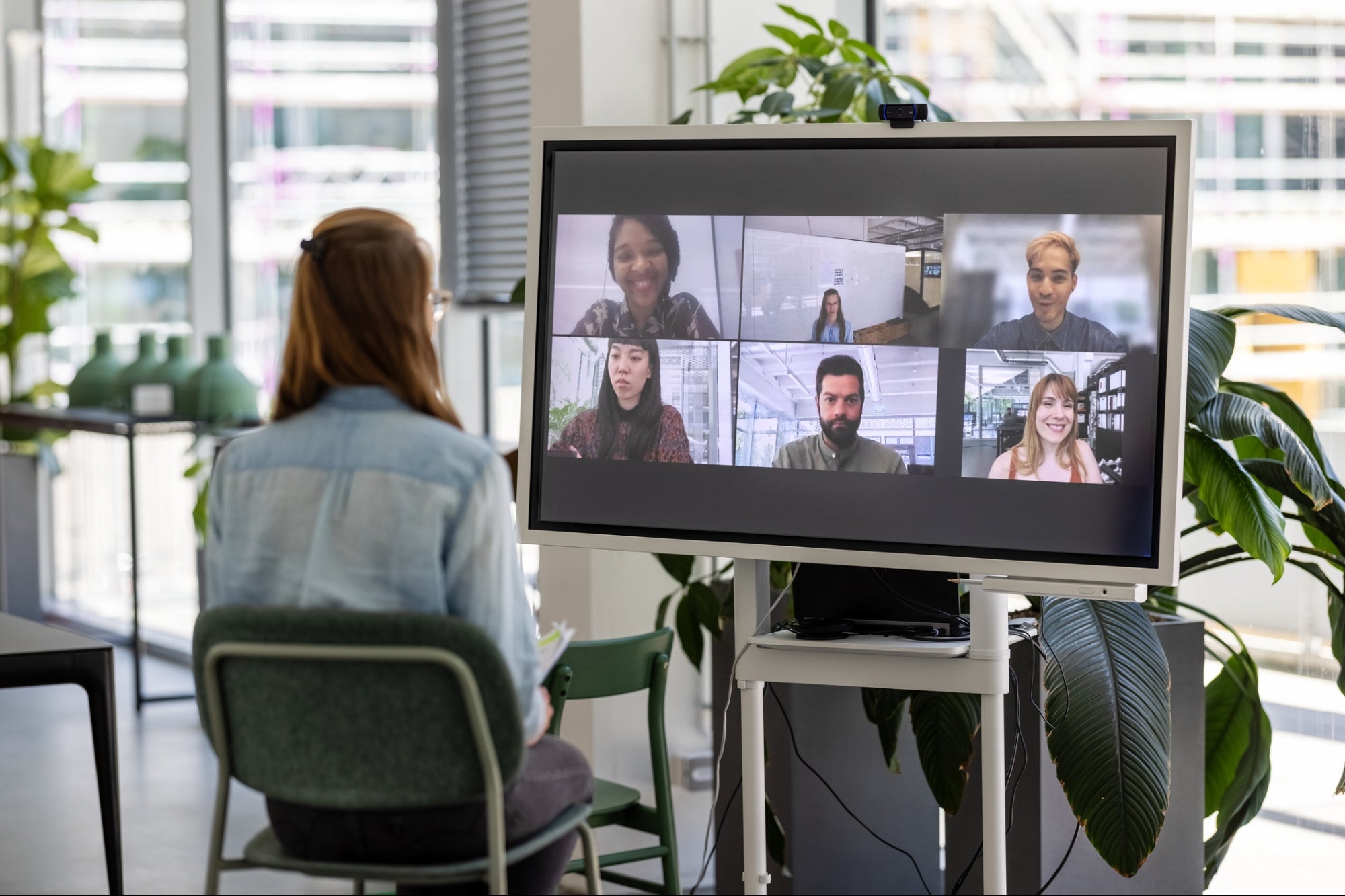Think Your Hybrid Workforce is Procrastinating? It Could be a Sign That You've Overlooked This Critical Management Technique.