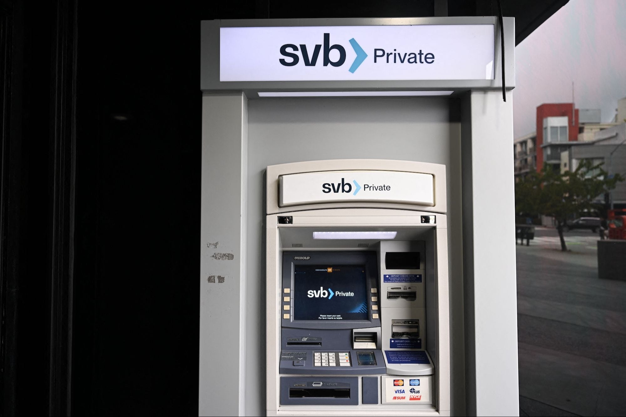 Poll: American's Are Losing Confidence In the Banking System