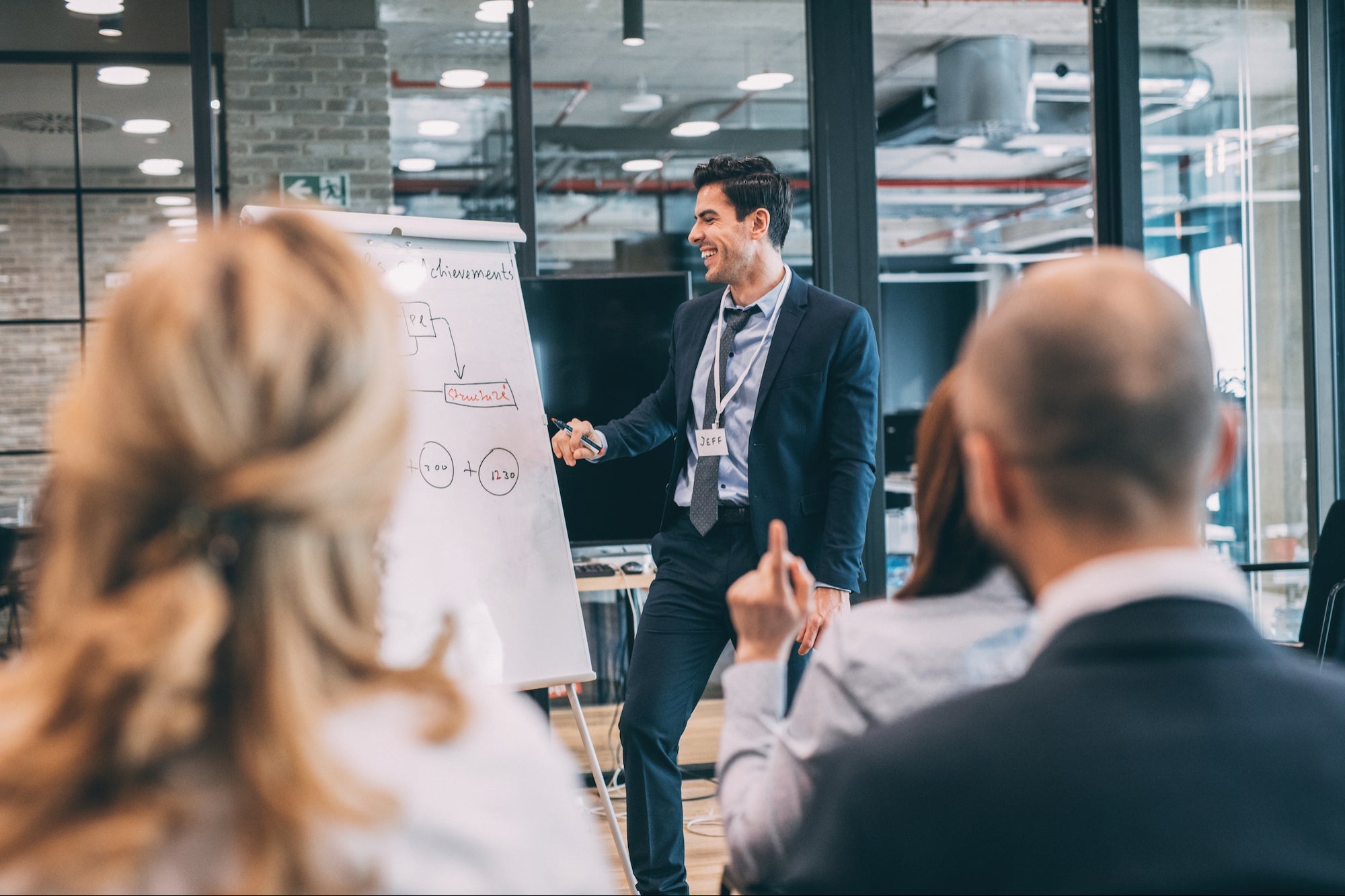 7 Proven Tips for Building Trust and Strengthening Workplace Relationships