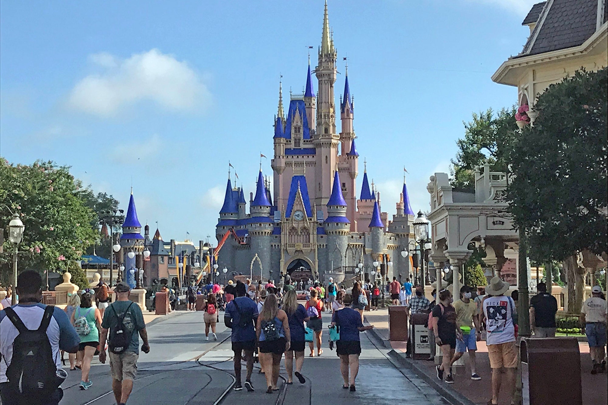 Disney World Is Removing Its Pandemic-Era Reservation System, Bringing Back Dining Plans