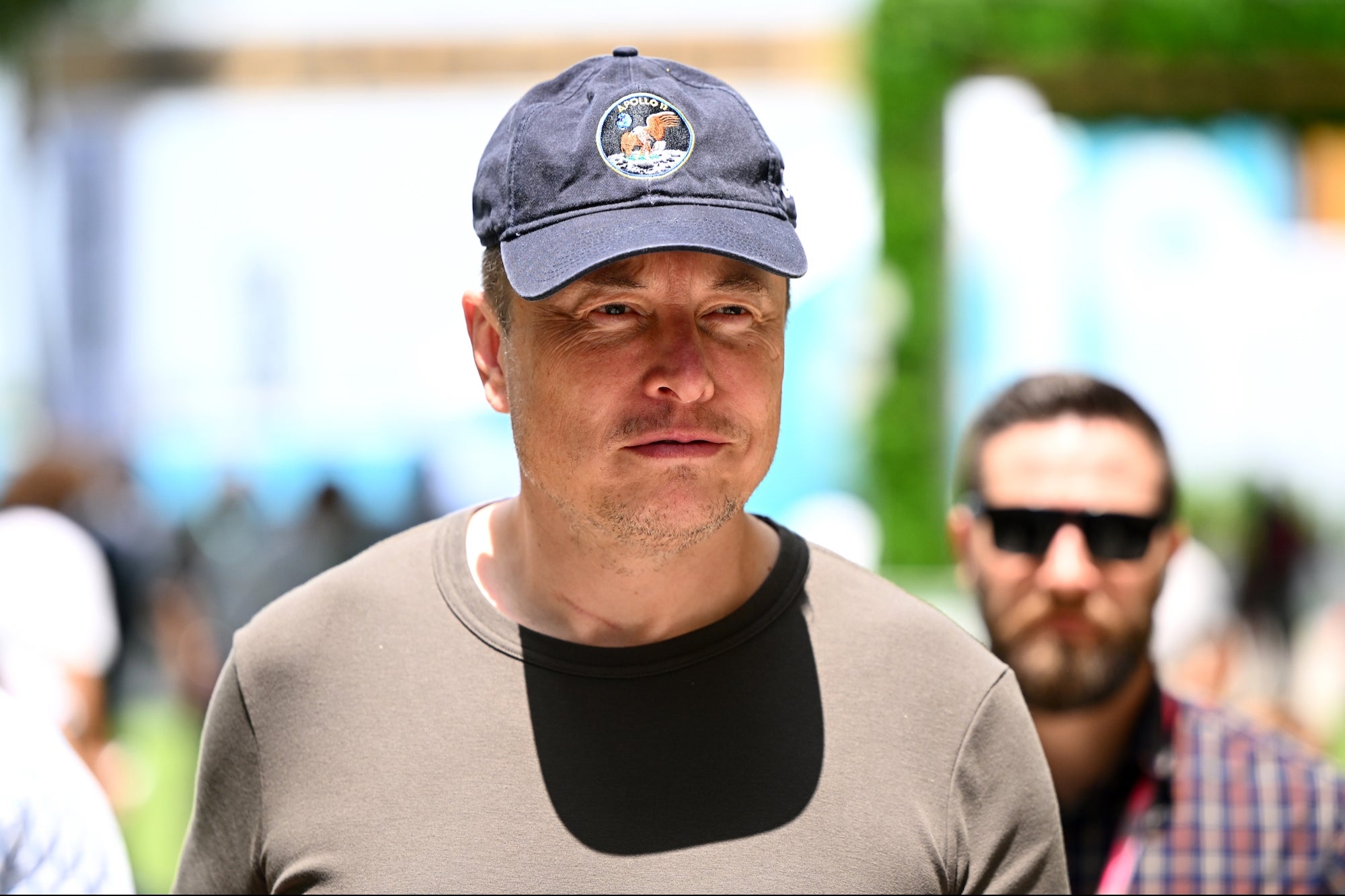 Elon Musk Warns of 'Tough Year Ahead', Slams Fed for Interest Rate Hikes Based Off 'Somewhat Stale' Data