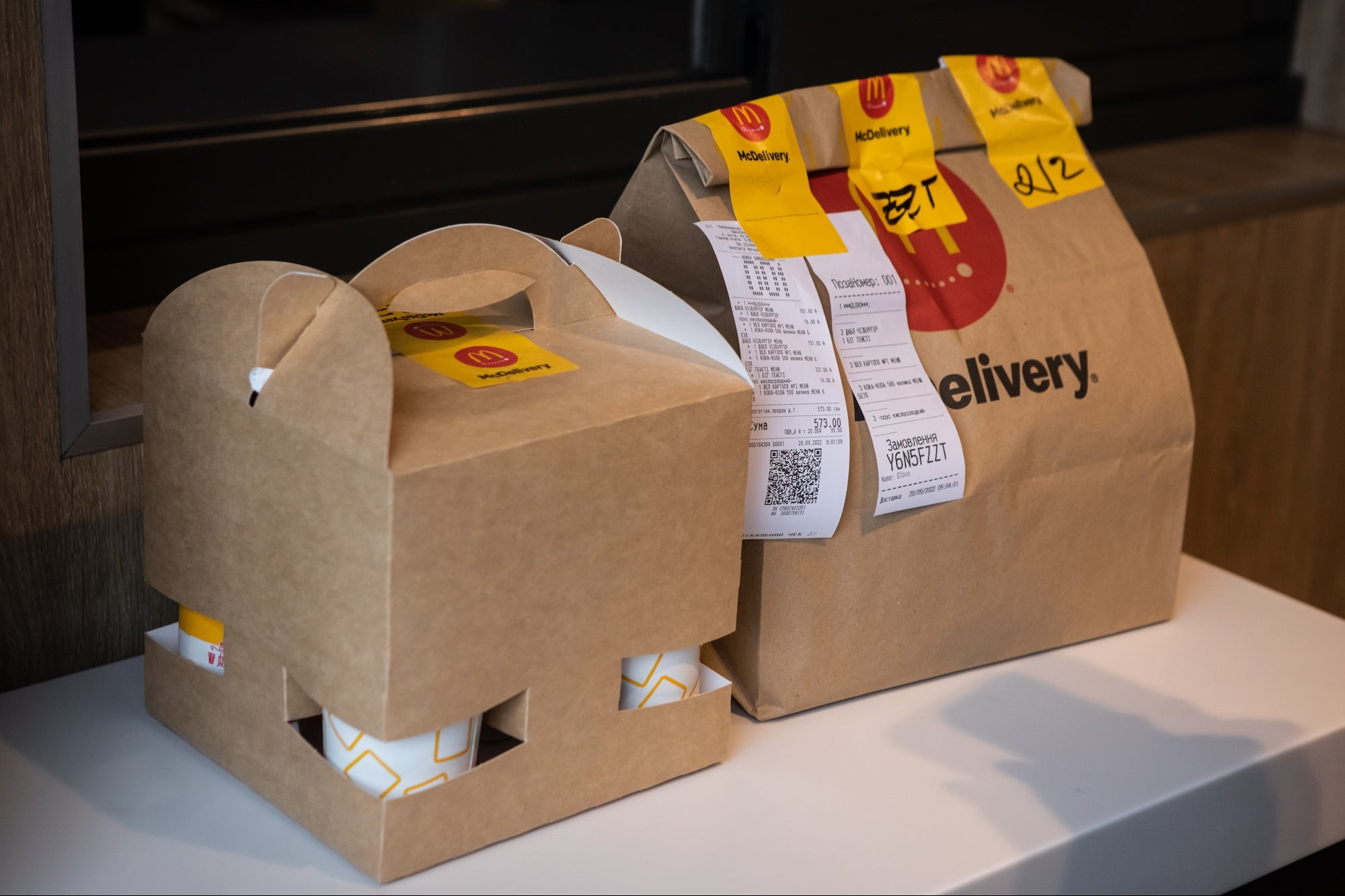 Uber Eats Deliveries Are Flooding a Los Angeles Neighborhood — Except No One Knows Who Placed the Orders