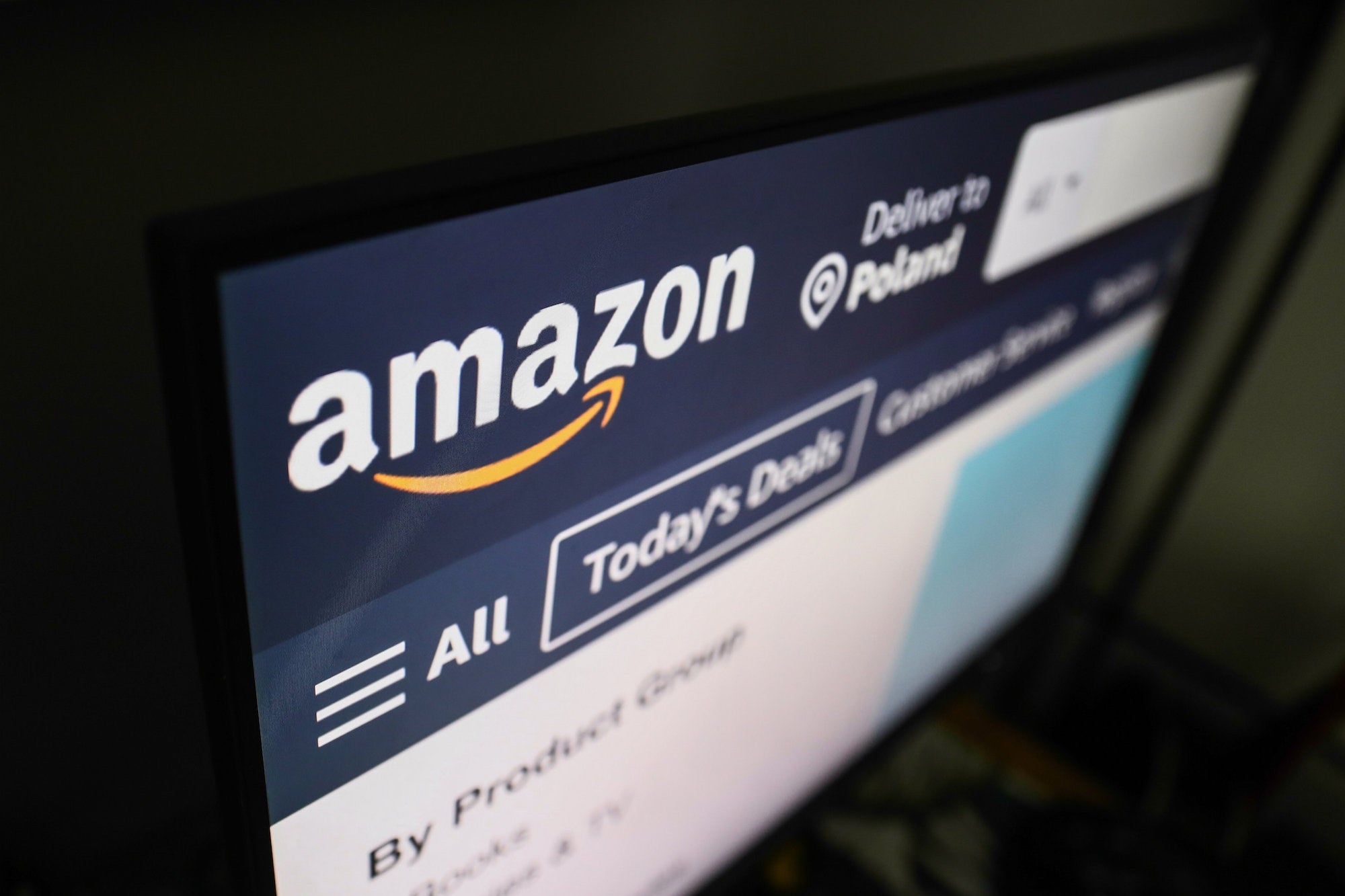 Amazon Just Made Sorting Through Customer Reviews Easier — But the Change Is Raising Some Alarming Questions