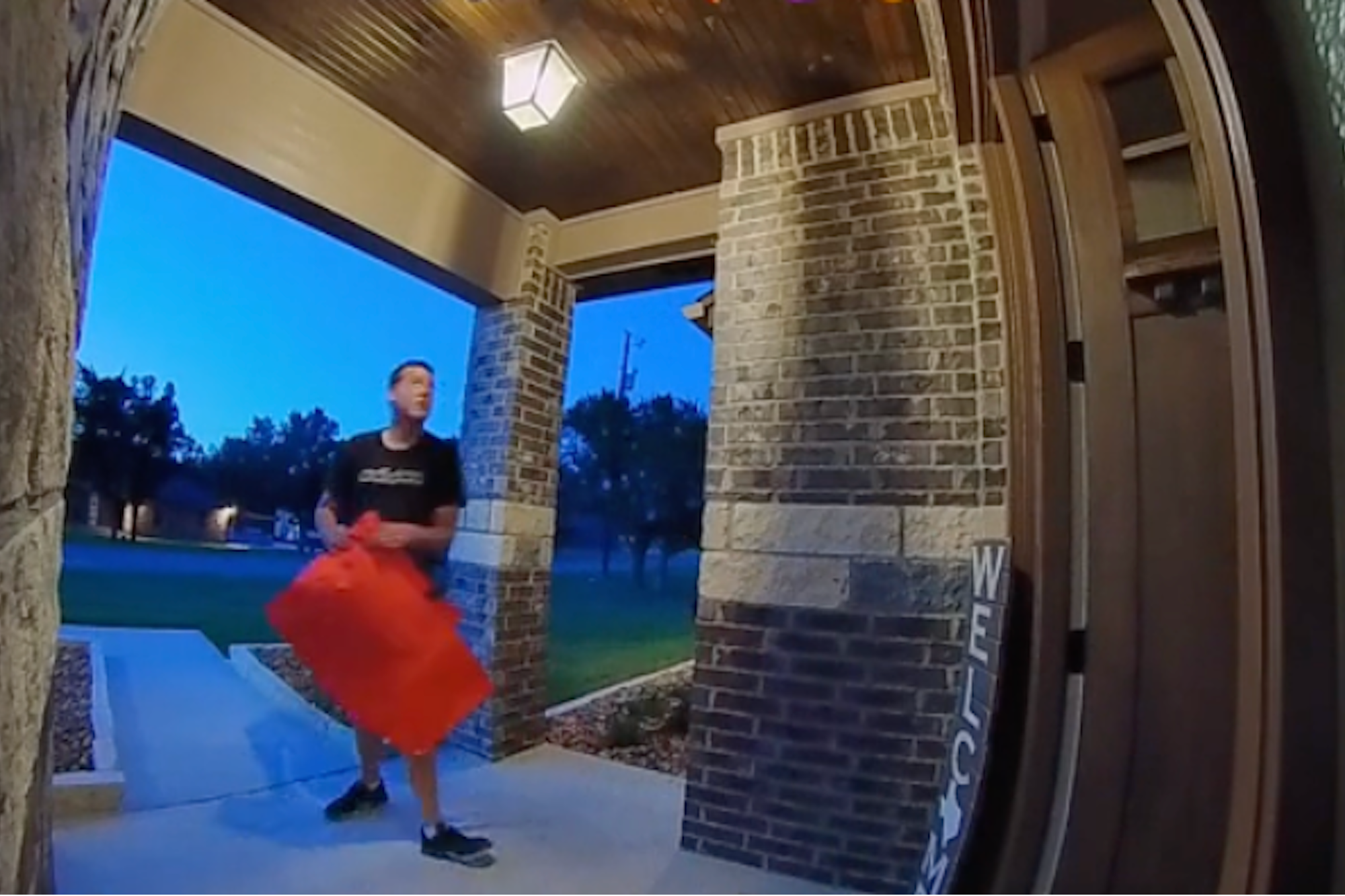 'So Entitled': Pizza Delivery Man Curses Out Woman For Only Tipping $5