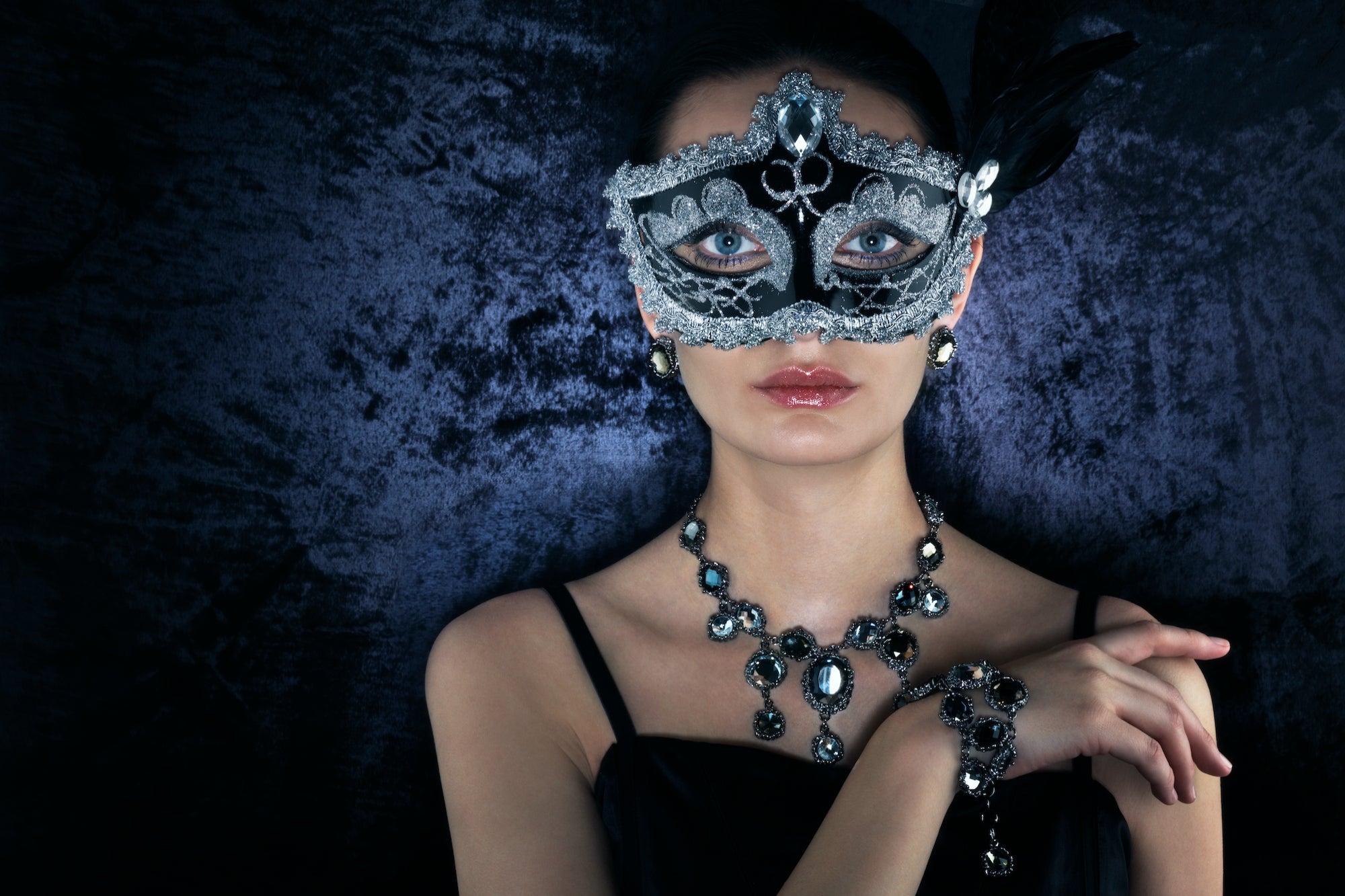 The Fake Heiress Who Scammed One of the Richest Men in America