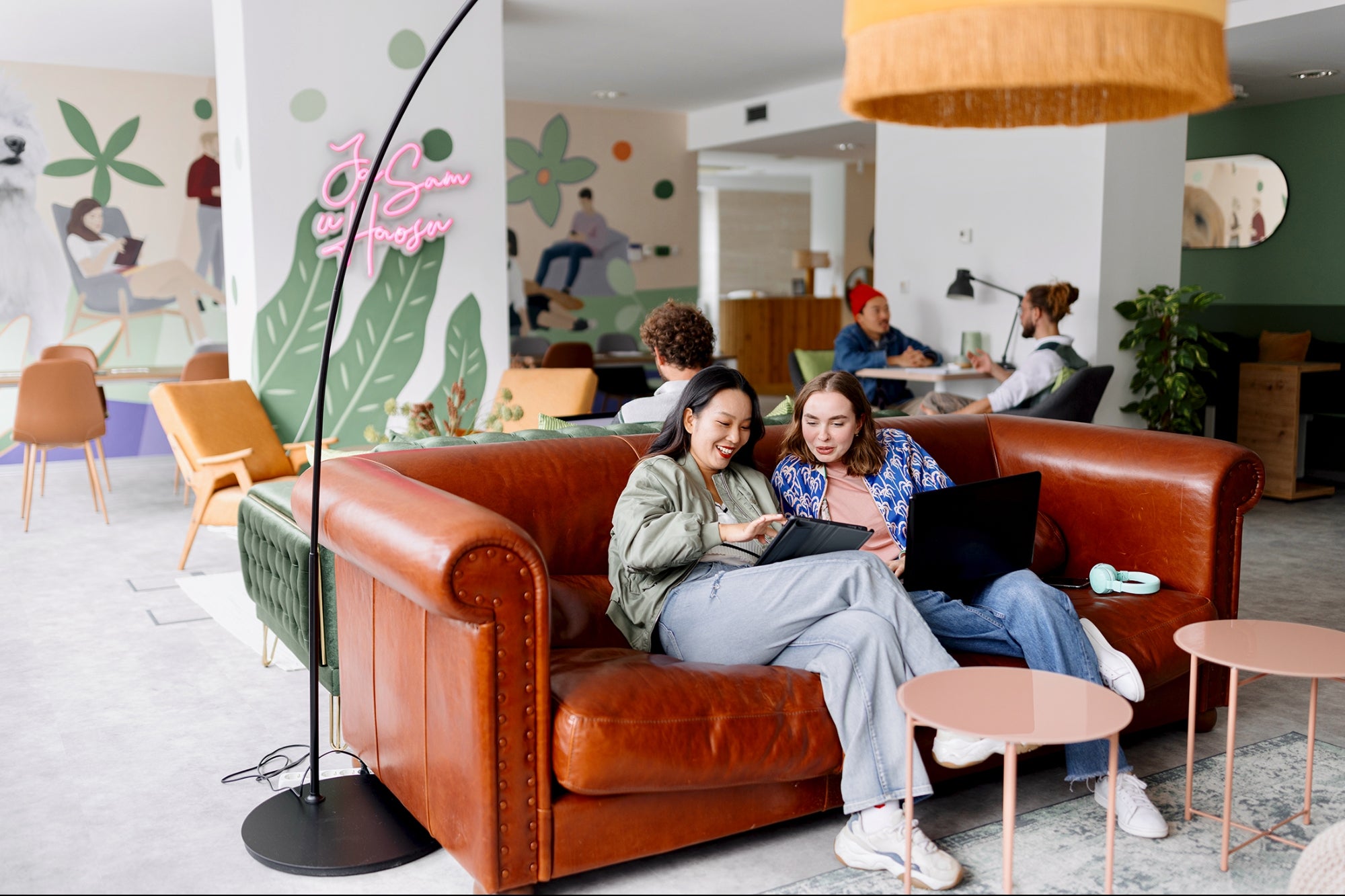6 Ways Small Business Owners Can Get Their Employees to Use AI