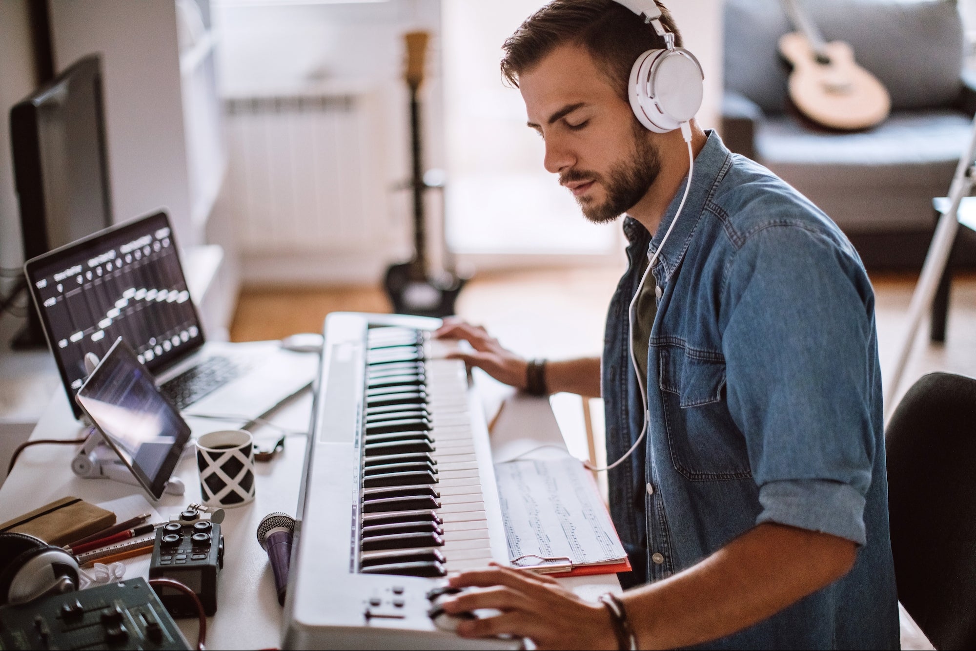 How Technology Can Help Artists Make Money Through Their Online Audiences