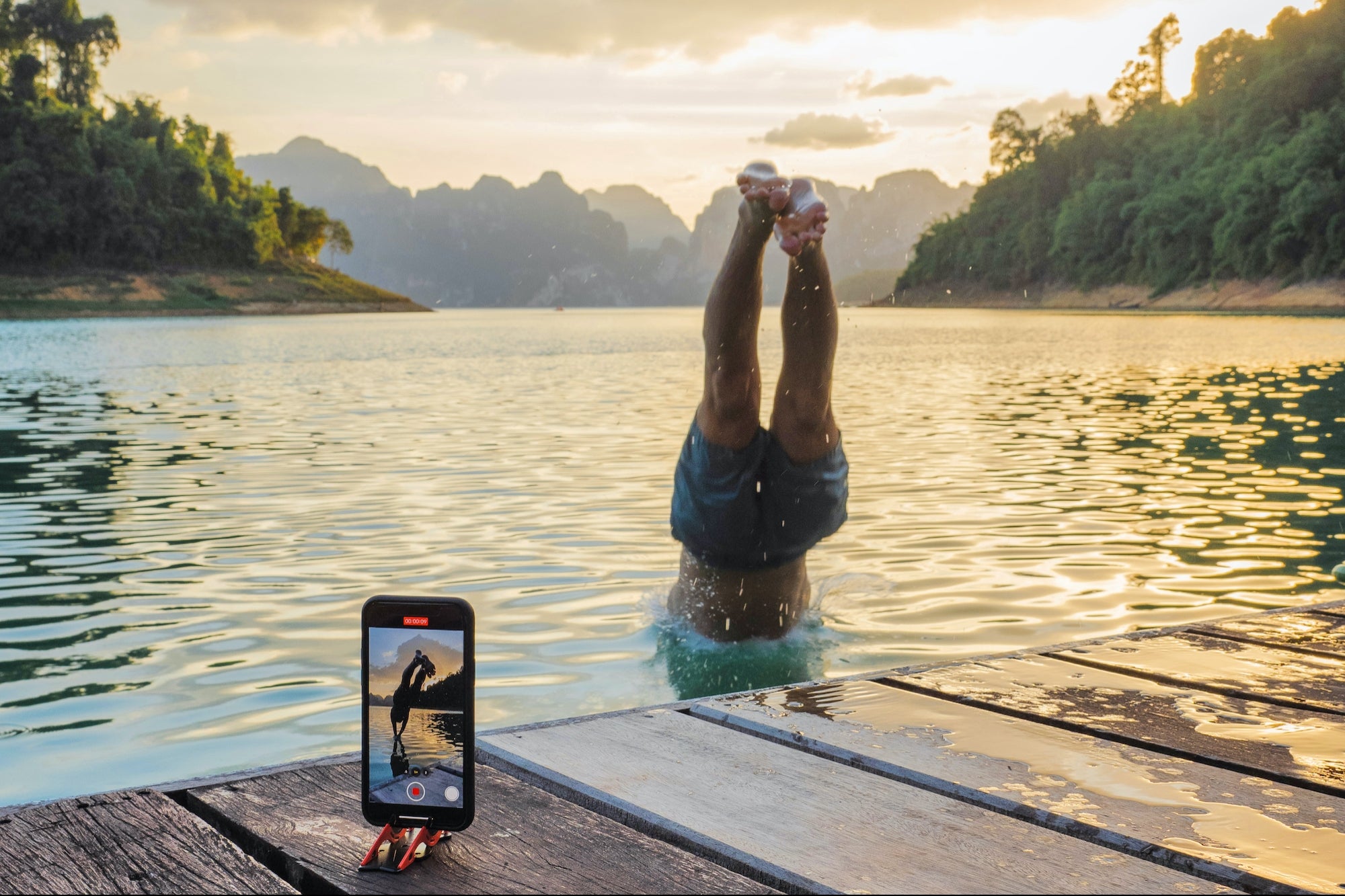 This Pocket Tripod Is the Wallet-Size Phone Stand That Can Amp up Your Social Media Presence