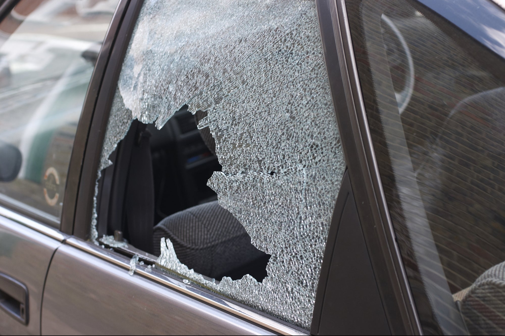 Tech-Savvy Thieves Are Using Bluetooth to Steal Pricey Devices from Cars in New Burglary Trend