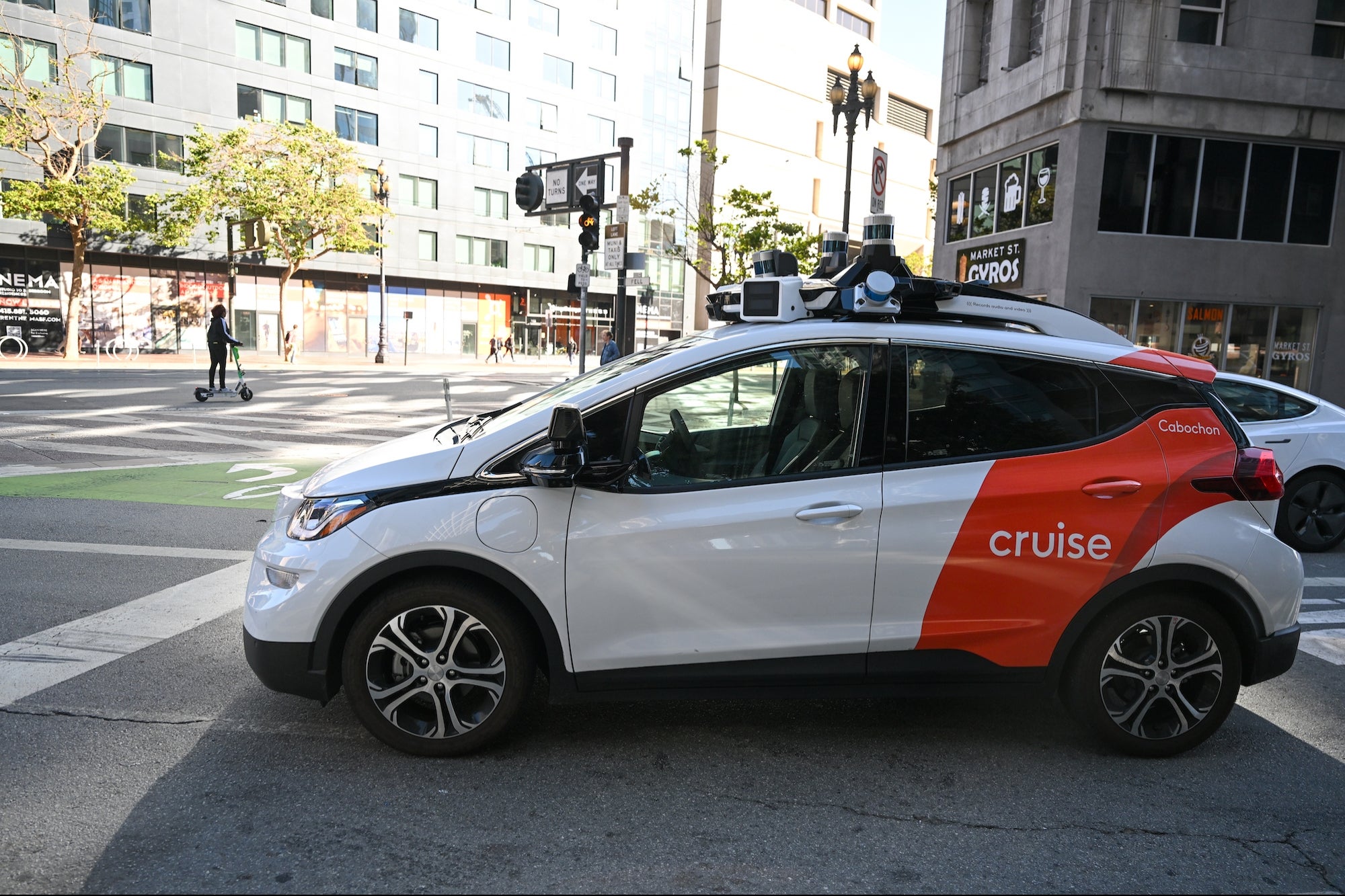 Traffic Jam Caused by Self-Driving Cars in San Francisco Sparks Outcry and Safety Concerns