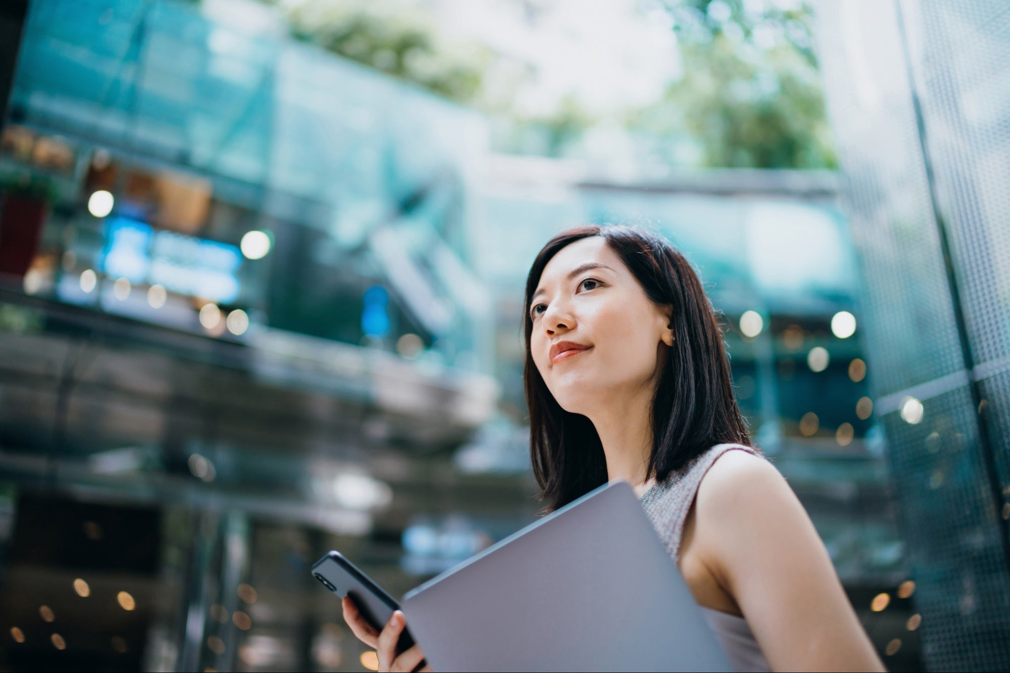 3 Ways Leaders Can Support Women Who Want to Enter a Career in Tech
