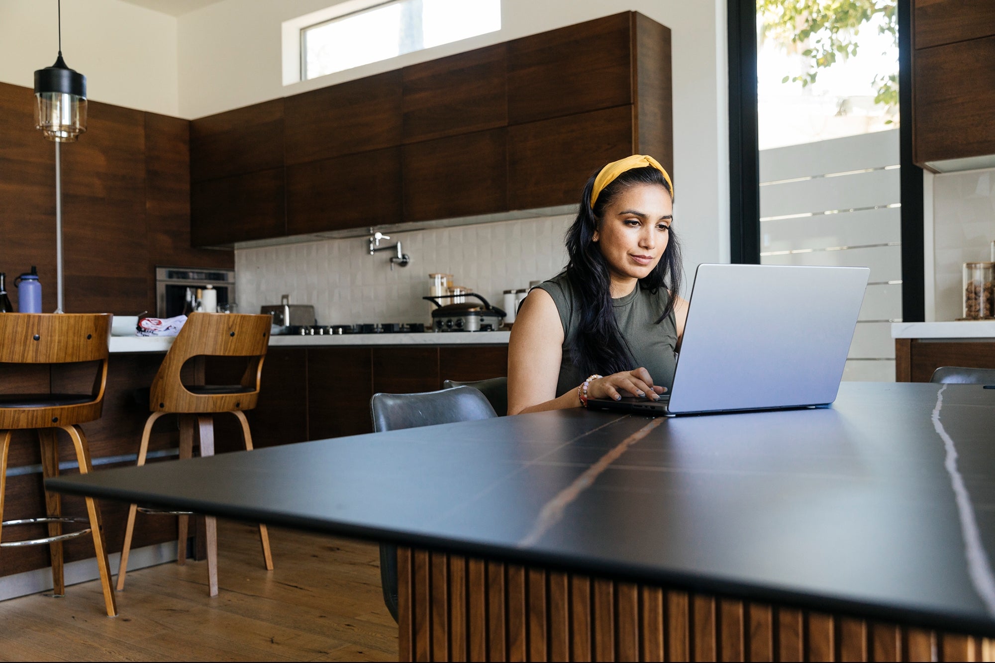 The 4 Best Side Hustles for Professionals Facing a Layoff