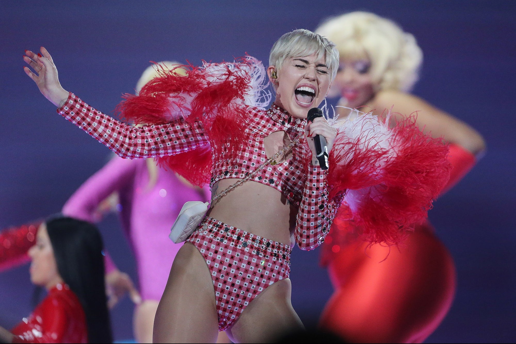 'I Paid For It All': Miley Cyrus Reveals She 'Didn't Make a Dime' on 'Bangerz' Tour