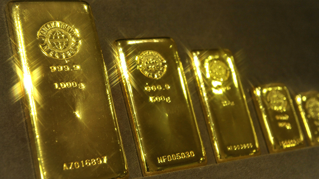 Metals Stocks: Gold lower, heads toward weekly loss as dollar holds on to post-Fed advance