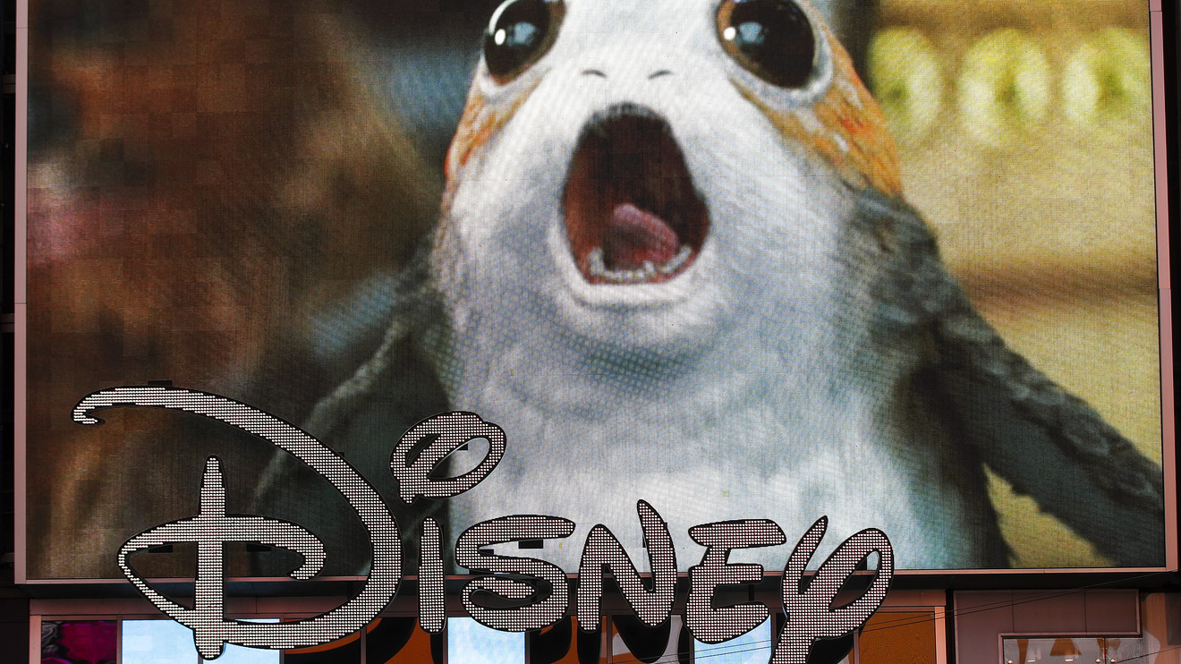 Market Snapshot: Dow looks set to sink by triple digits after Fed update, as oil extends fall