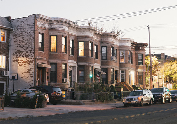 Economic Report: Mortgage rates surge to a near 8-year high as house-hunters race the clock