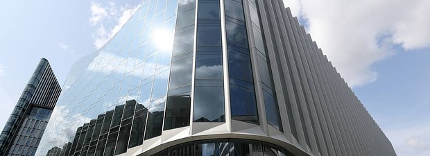 Financial News: Goldman Sachs wants to pick neighbors at new headquarters in London