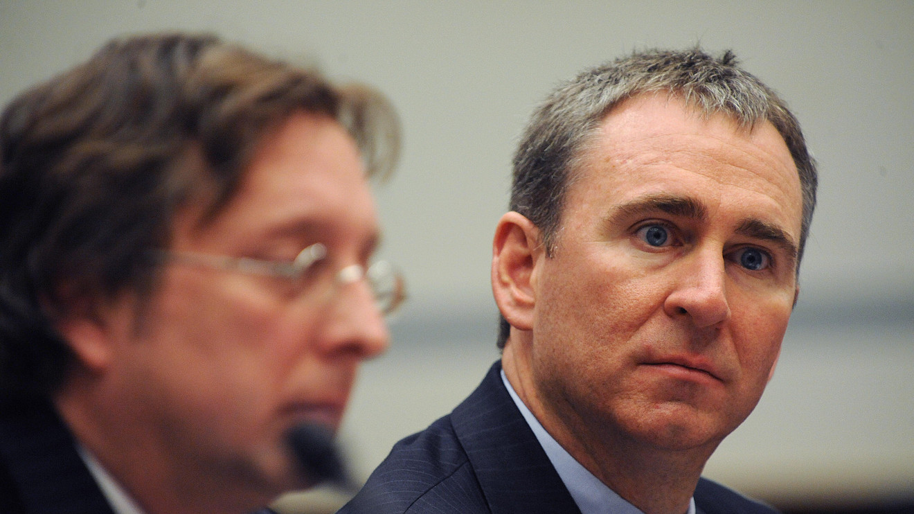 Key Words: Founder of hedge fund giant says Trump’s Fed attack threatens ‘confidence people have’ in the dollar